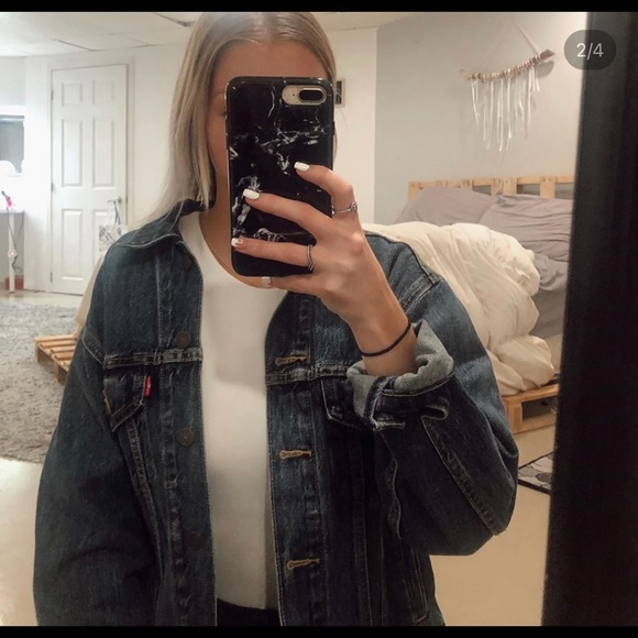 Levi’s Jean jacket - Picture 2 of 3